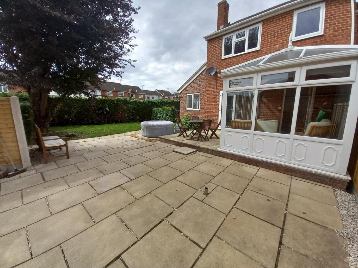Leominster 3 Bedroom House Parking Garden Private Exterior photo