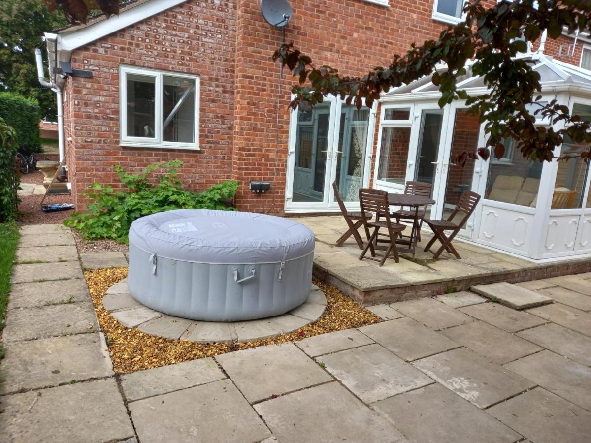 Leominster 3 Bedroom House Parking Garden Private Exterior photo