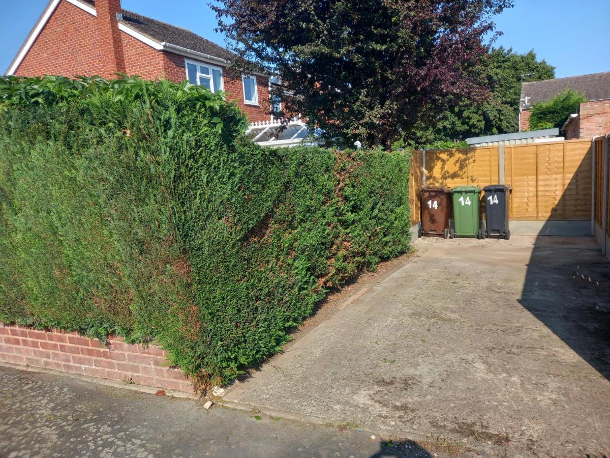 Leominster 3 Bedroom House Parking Garden Private Exterior photo