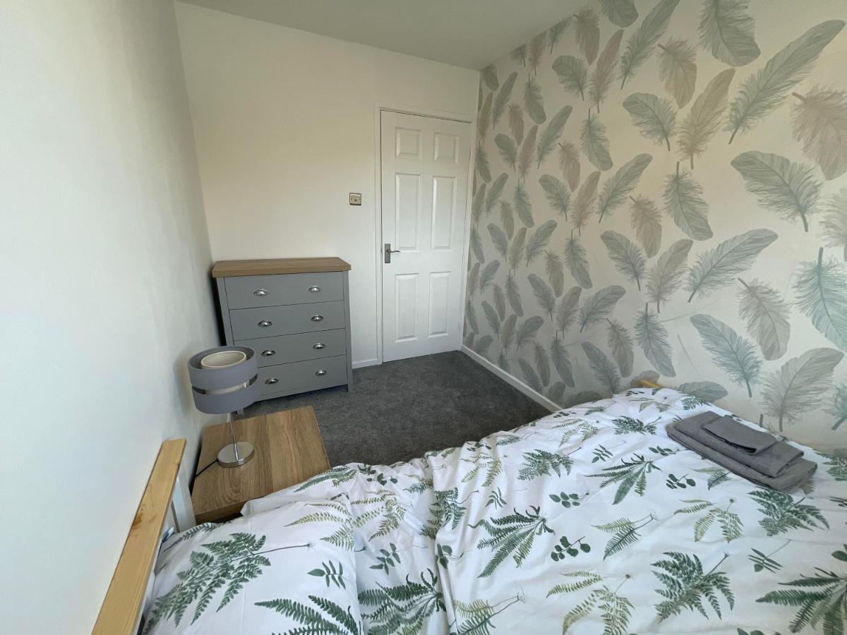 Leominster 3 Bedroom House Parking Garden Private Exterior photo